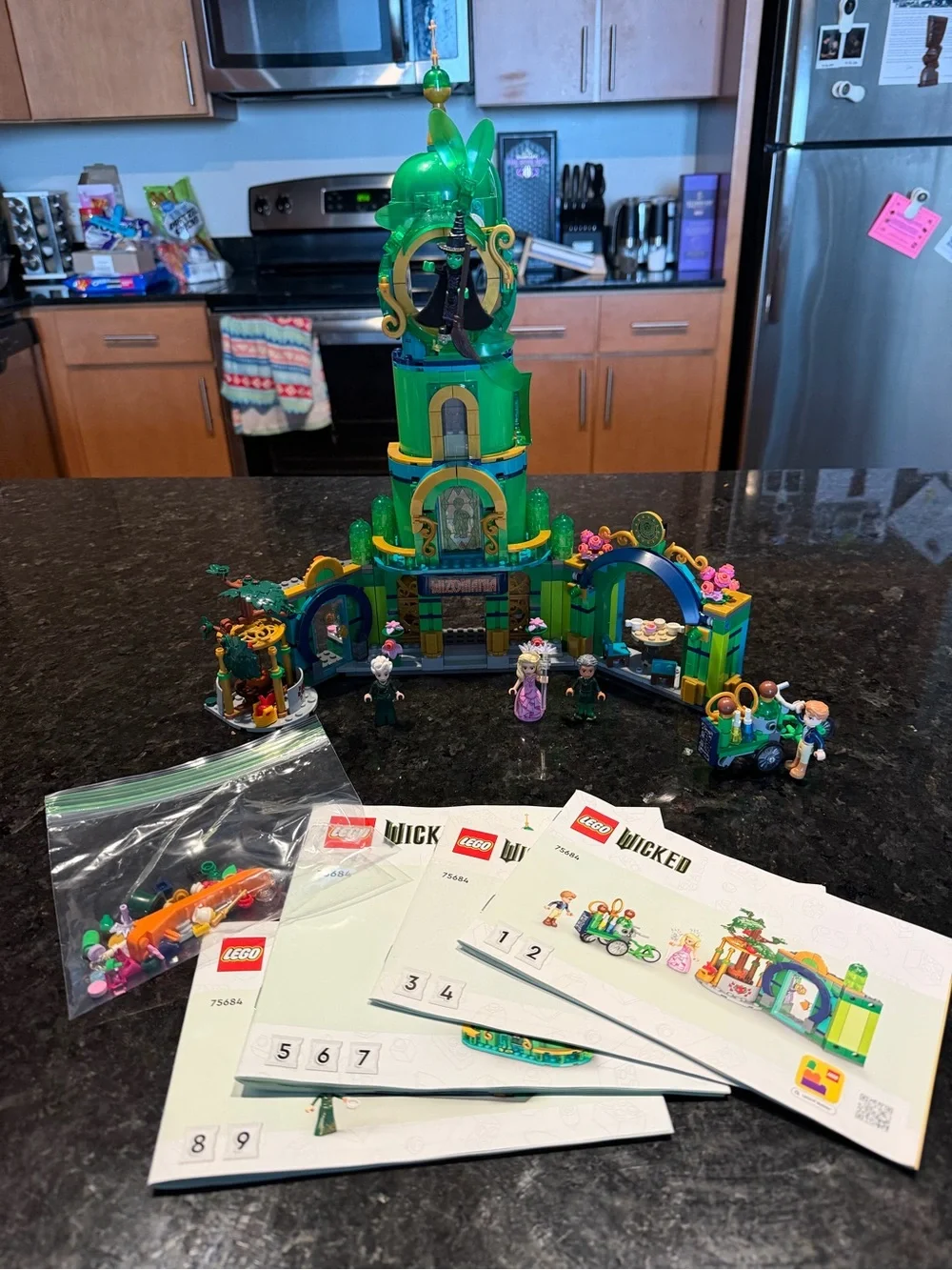 Lego Wicked Welcome to Emerald City Set Used